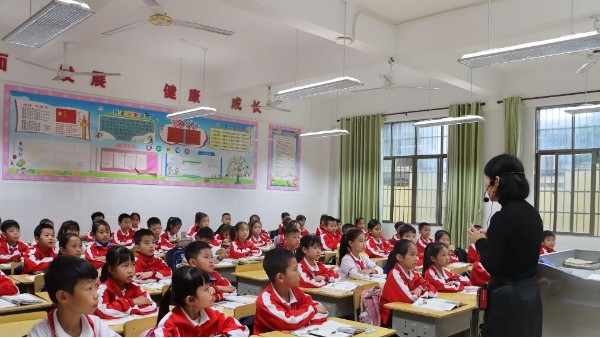 政策倒計時！全國<i style='color:red'>教室照明</i>改造招投標(biāo)進(jìn)入黃金50天